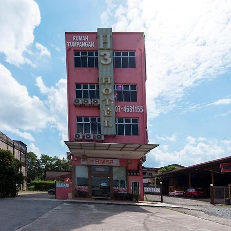 Super Oyo 90385 H3 Hotel Yong Peng Exterior photo