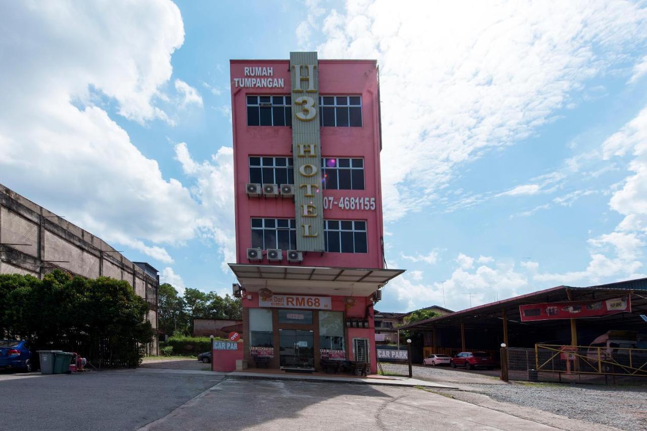 Super Oyo 90385 H3 Hotel Yong Peng Exterior photo