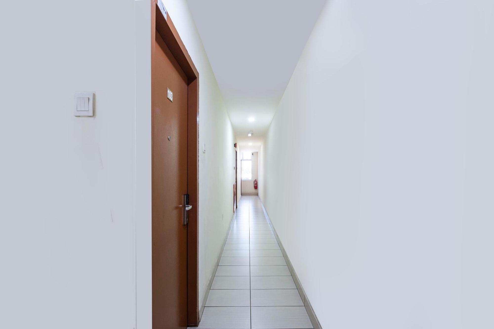 Super Oyo 90385 H3 Hotel Yong Peng Exterior photo
